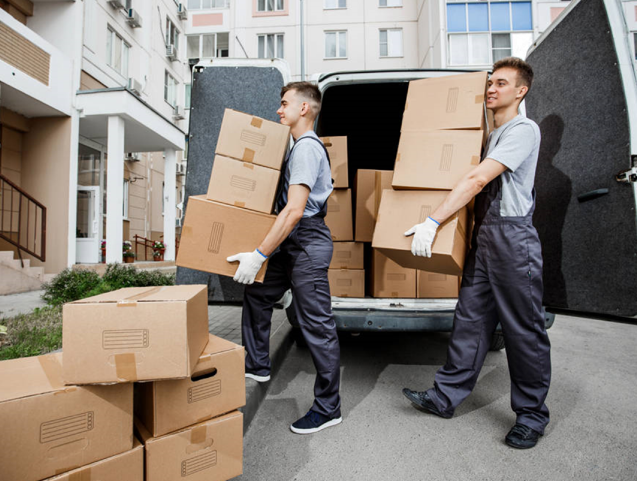 8小时小件搬运工日结400元:行业资讯与就业前景